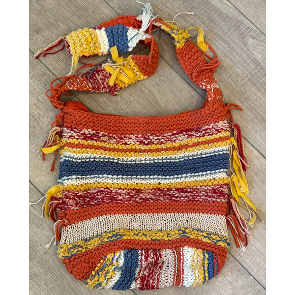 NEW FREE PEOPLE MULTICOLOR CROCHET NORTHBOUND HOBO CROSSBODY BAG BOHO FRINGE - Picture 5 of 8